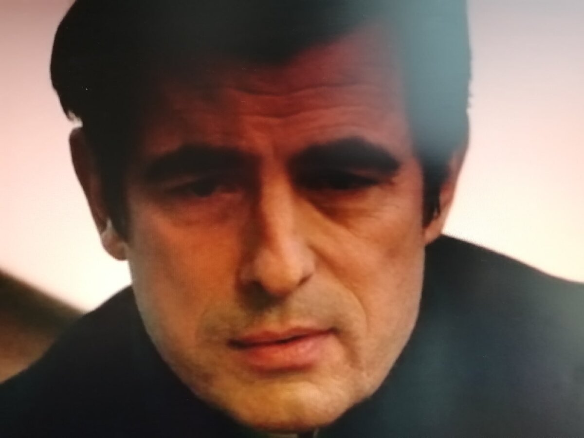 Кадр из сериала "Дракула" (2020)