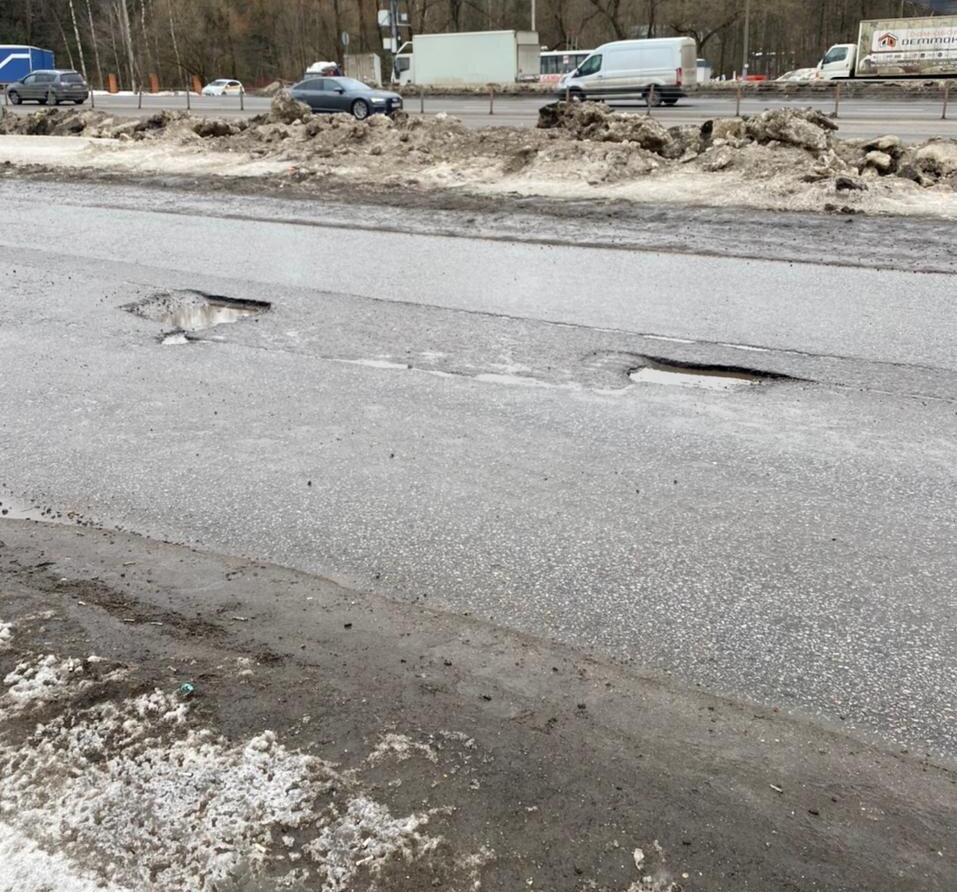 Эта дорога ремонтировалась меньше года назад