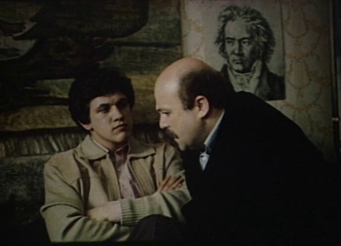 Кадр из фильма «Прохиндиада, или Бег на месте», реж. Втоктор Трегубович, 1984.