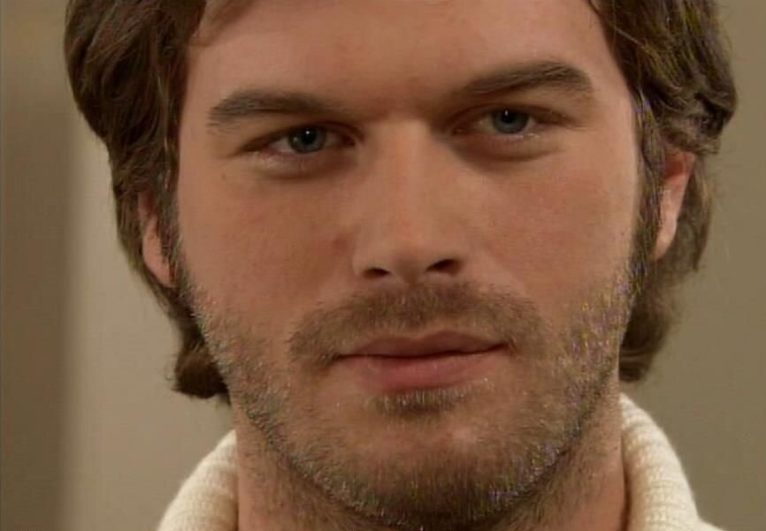 Кадр из сериала «Запретная любовь» 