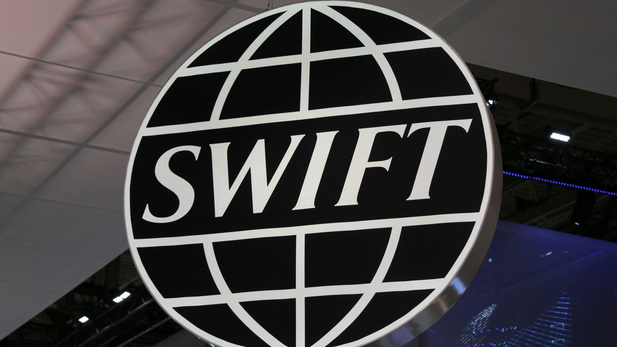 В Европарламенте предложили отключить Россию от SWIFT.