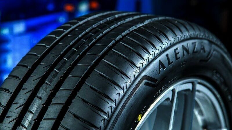 Летние шины BRIDGESTONE ALENZA 001 215/65R16. Фото: https://rezina1.ru/Tires/BRIDGESTONE-ALENZA-001-215-65-R16-98H