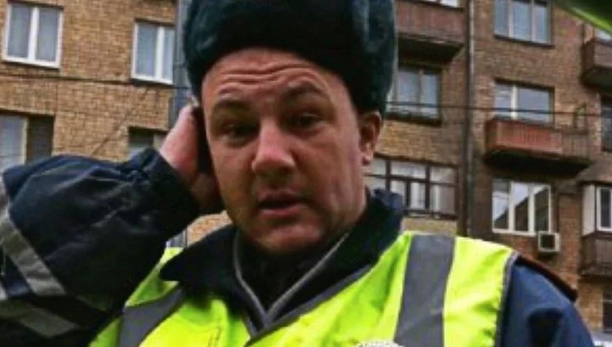 Испектор чешет репу