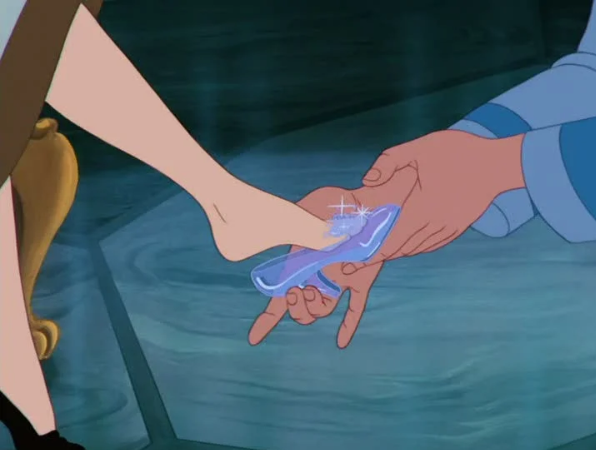 Хрустальная туфелька из диснеевского мультфильма