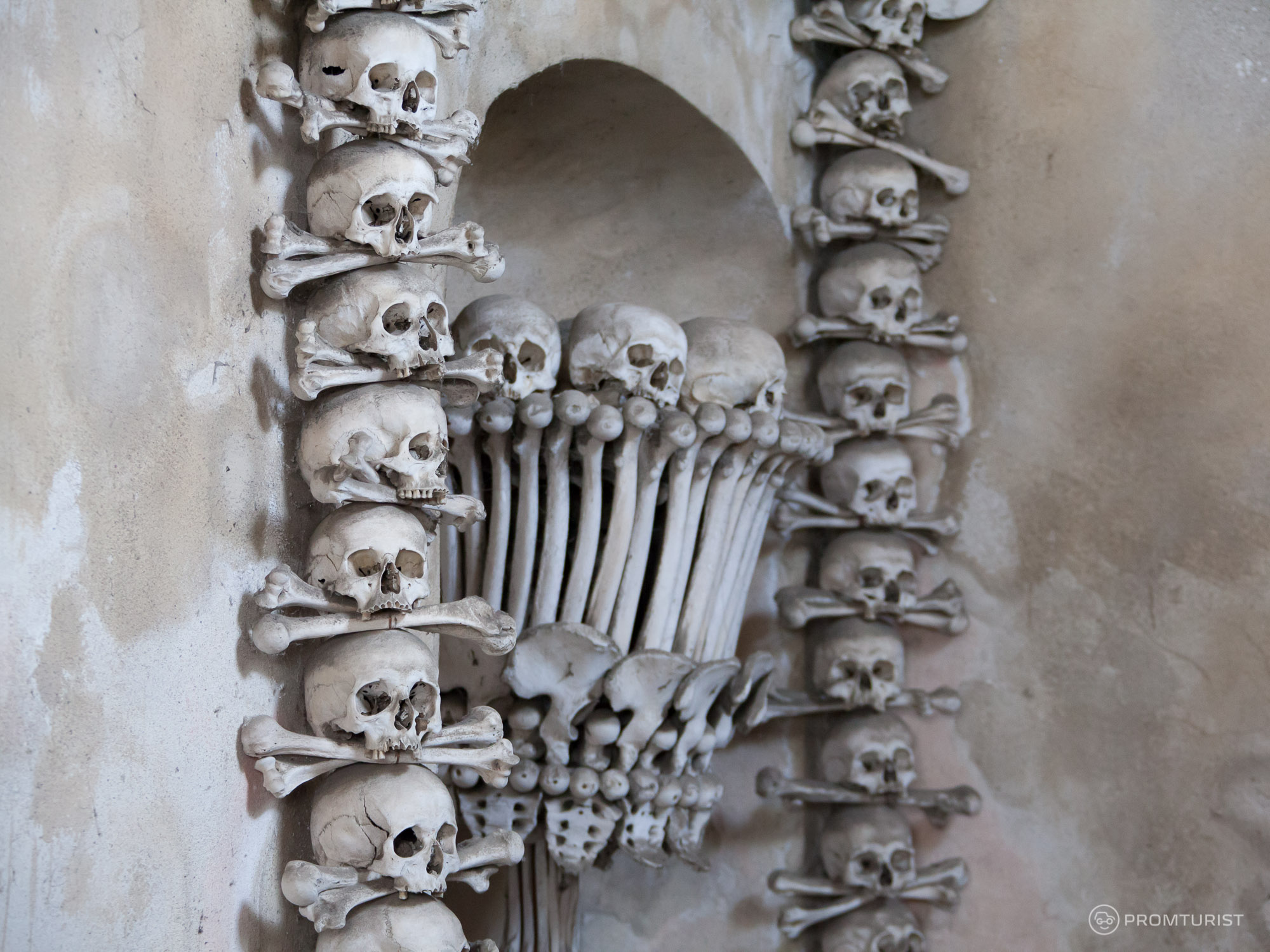 Рассказываю, зачем церковь украсили человеческими костями ?☠️?8