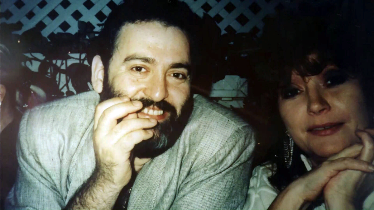   Михаил Шуфутинский – один из наиболее известных исполнителей русского шансона, композитор и автор песен, пианист и продюсер. Композиции из его репертуара распевает вся страна.-6