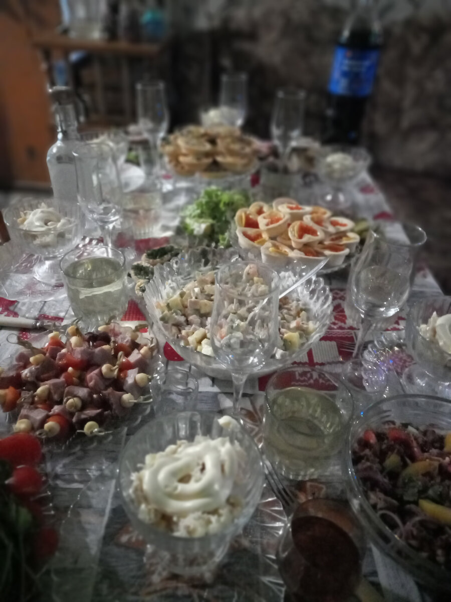 Новогодний стол 2022