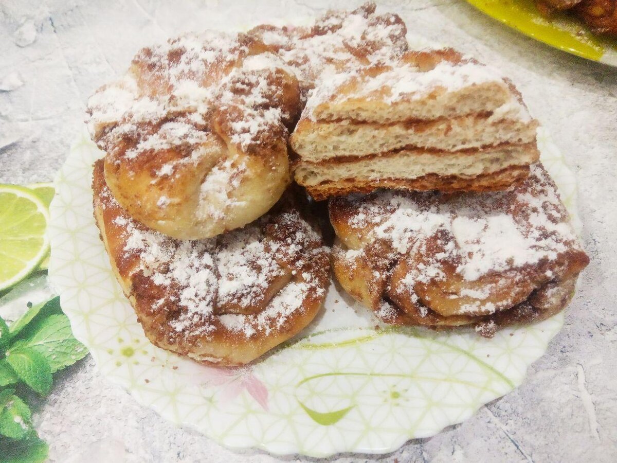 Домашние булочки с начинкой из шоколадной крошки | Кулинарный блог Галины  Кундиус | Дзен