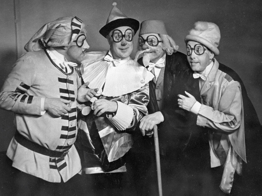 Четыре маски комедии дель арте - Брикелла, Труфальдино, Тарталья и Пантелоне. Постановка 1963 года