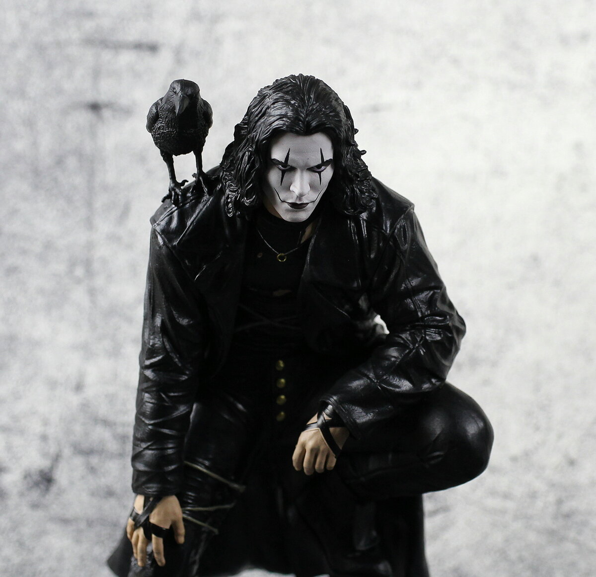 Голова ворона. Ворон 52. Alan wake обои 1920 1080. Абиссинский рогатый ворон. Мрачный ворон.