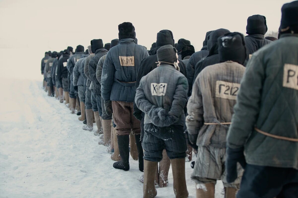 Кадр из кинофильма "Иван Денисович" (2021)