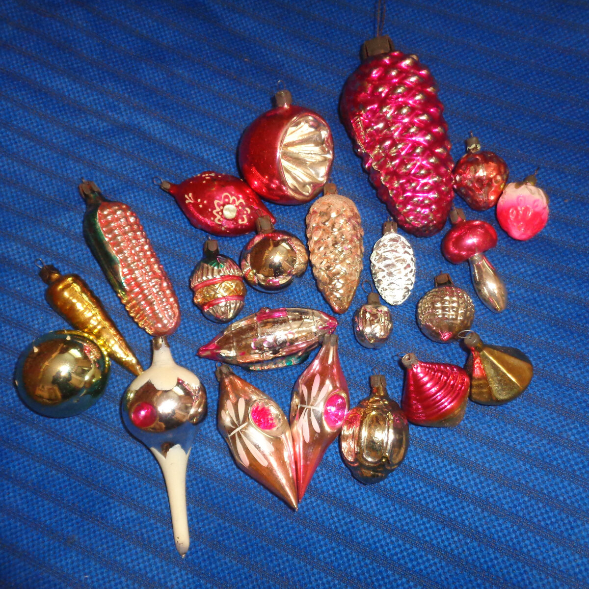 Старые игрушки 1950-60-х годов.