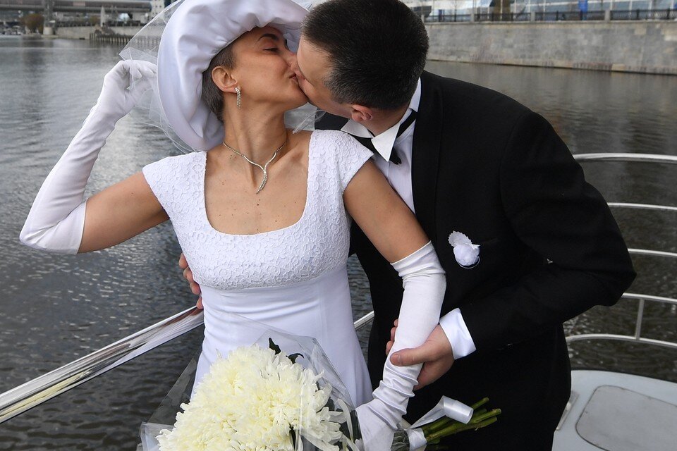     В прошлом году поженились 12,8 тысячи пар. Иван Макеев