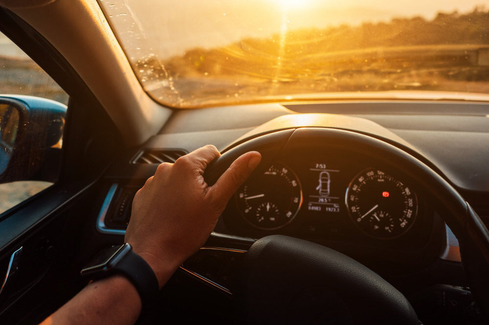     5 вещей, которые ни в коем случае нельзя оставлять в машине в жару