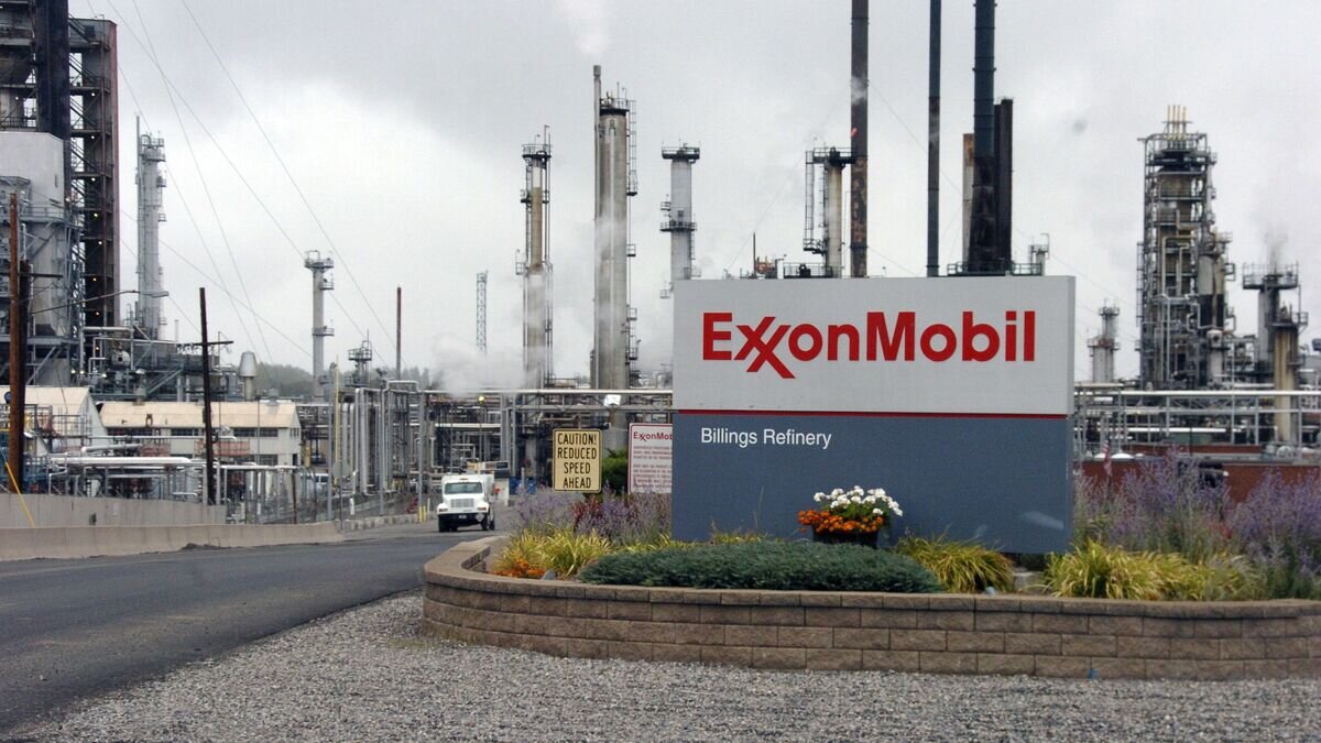    Американская нефтегазовая корпорация Exxon Mobil© AP Photo / Matthew Brown, File