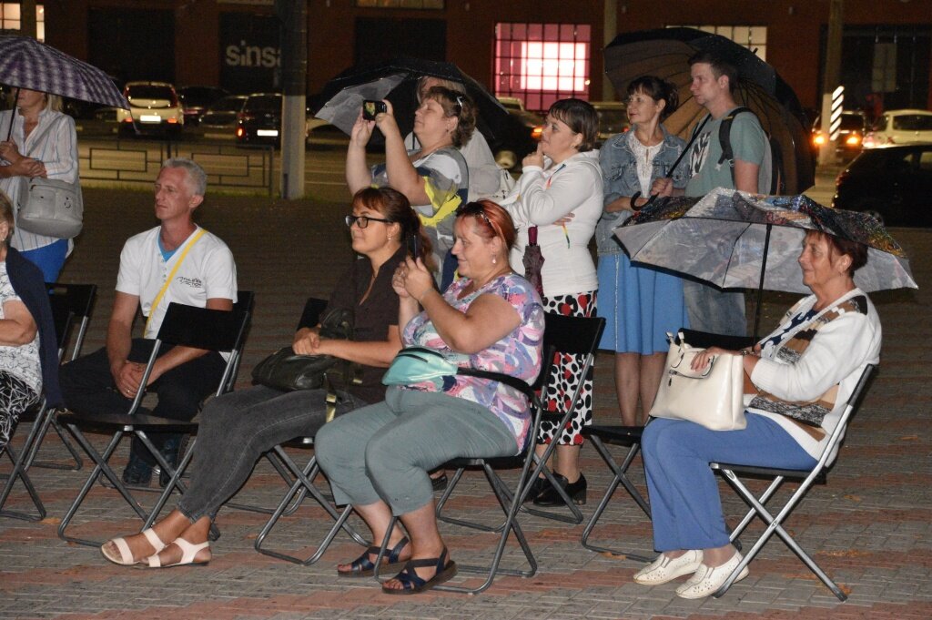 В Твери по программе «5 шагов для городов» идут открытые кинопоказы