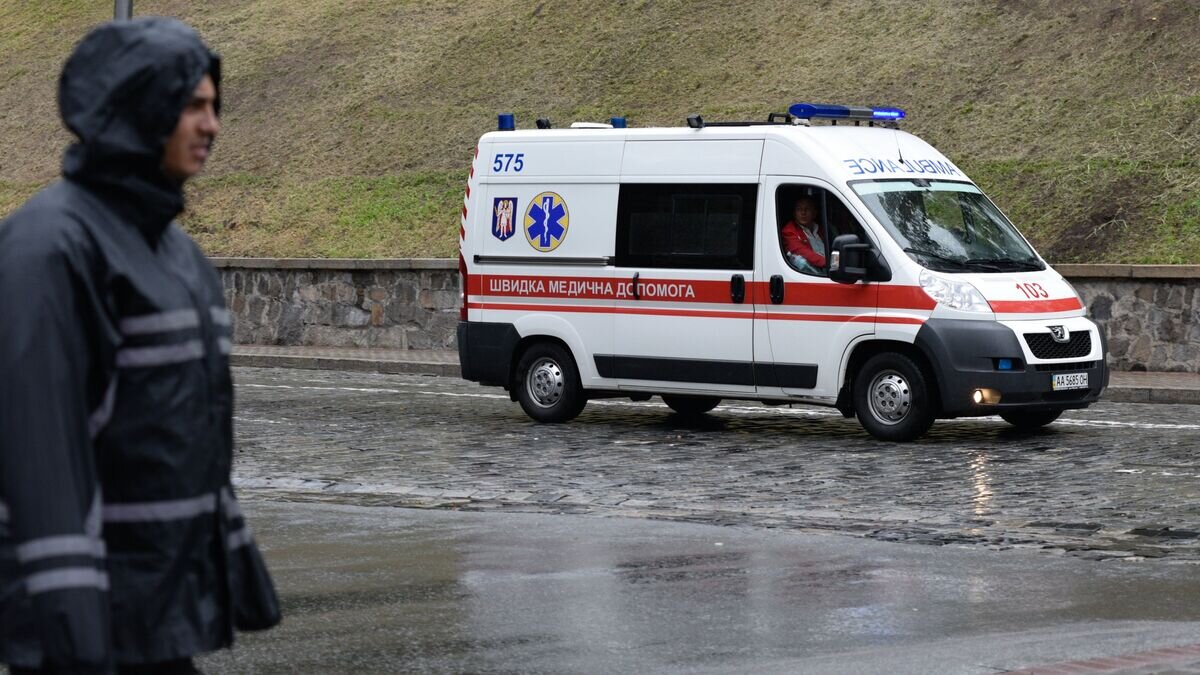    Автомобиль скорой помощи в Киеве © РИА Новости / Стрингер