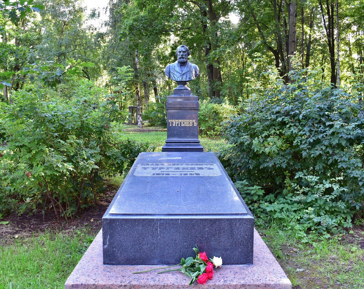 Куприн могила Волковское кладбище