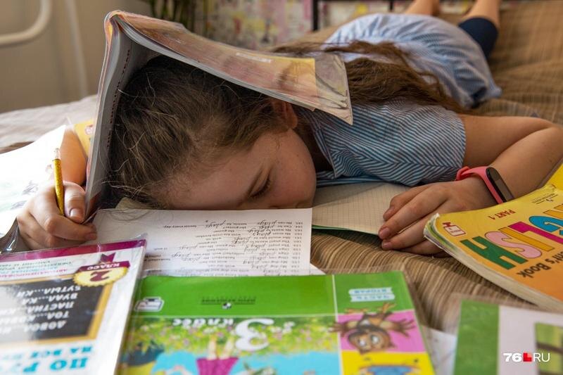 Вы тоже решаете уроки с детьми?