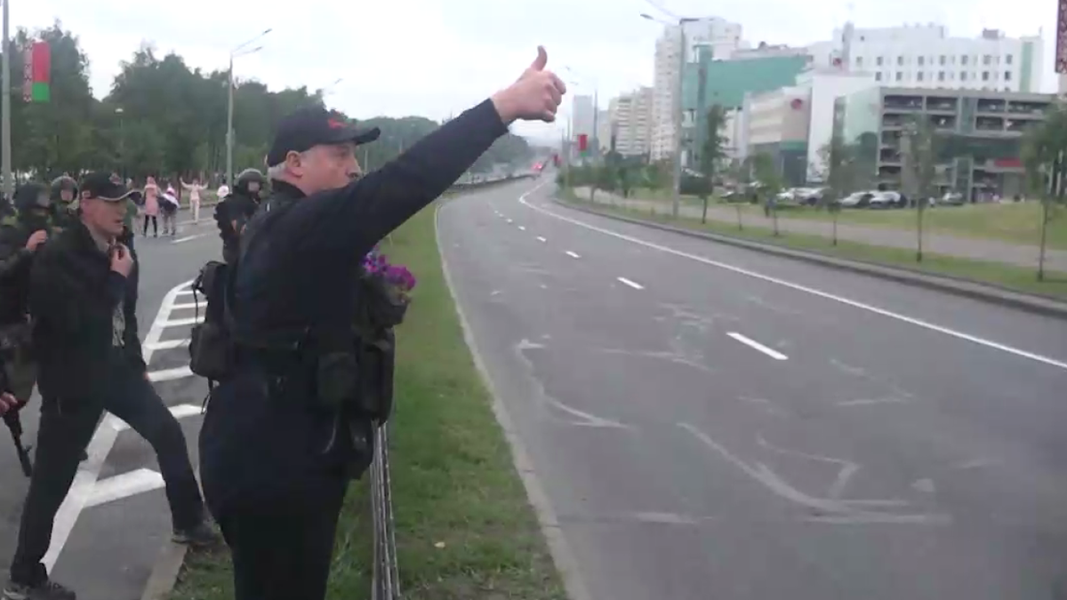 Президент Белоруссии благодарит силовиков за верность Родине