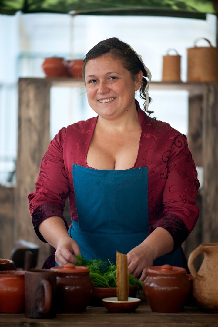 Трактир Мадам Жужу на городской площадке в Москве на фестивале Времена и Эпохи в 2018 году. Рождественский бульвар.