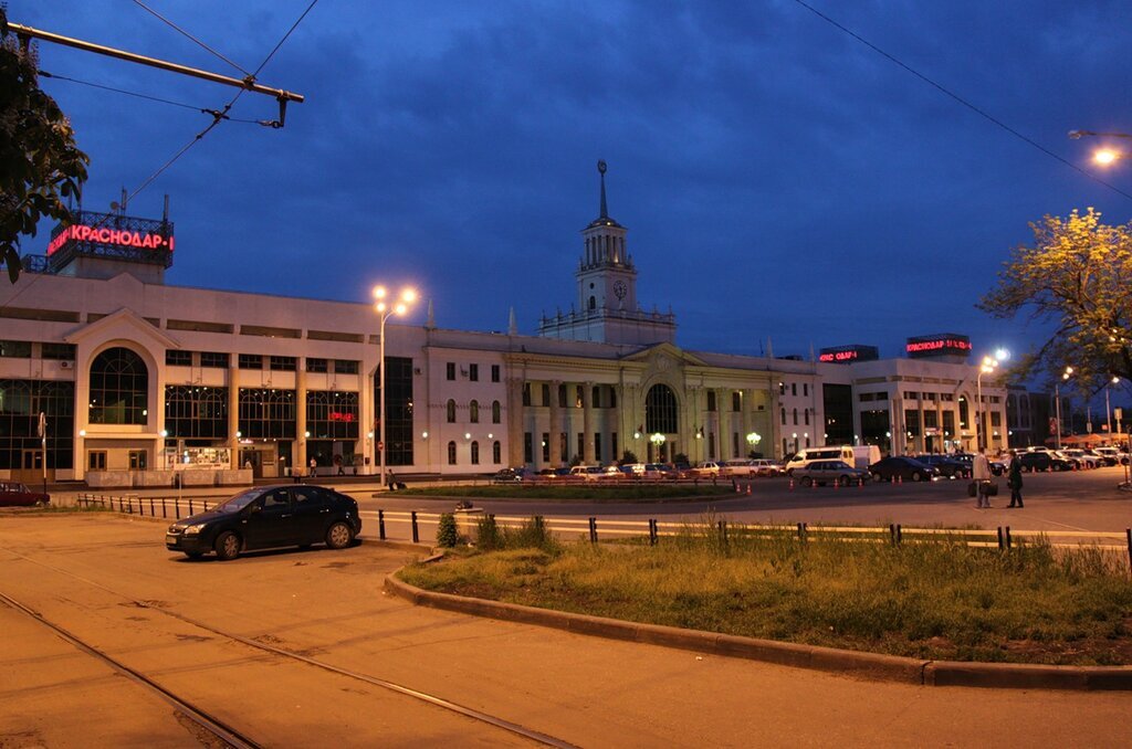 Краснодар 1 фото. Железнодорожный вокзал Краснодар. Железнодорожный вокзал Краснодар-1. Железнодорожный вокзал Краснодар-1 Краснодар. Железнодорожный вокзал Краснодар-2.