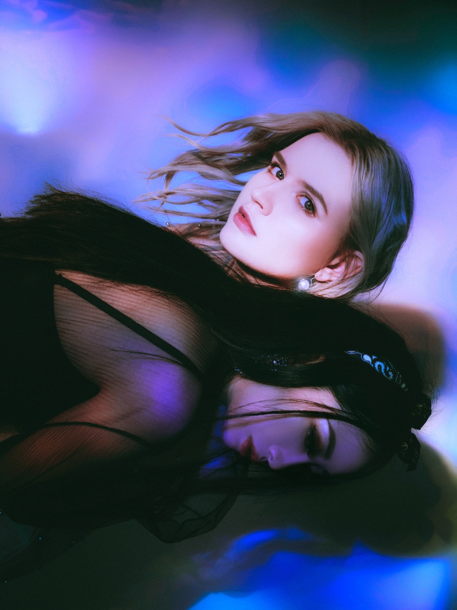 Кстати, я - Арт-фотограф и автор данной работы!