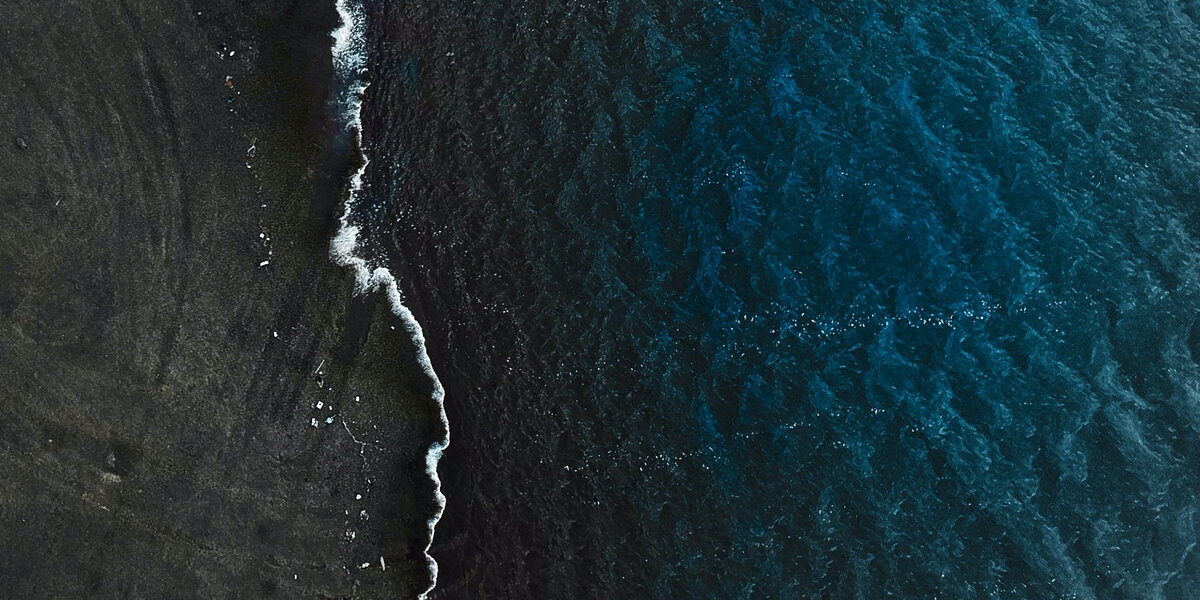 Оригинал фото: https://www.reddit.com/r/iWallpaper/comments/b4zjgk/deep_blue_sea