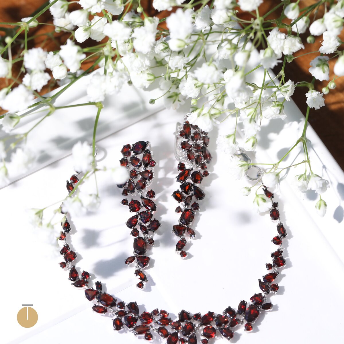 Серьги и браслет из серебра с гранатами (арт. С620-421Гр) Цена: 25. 640Р