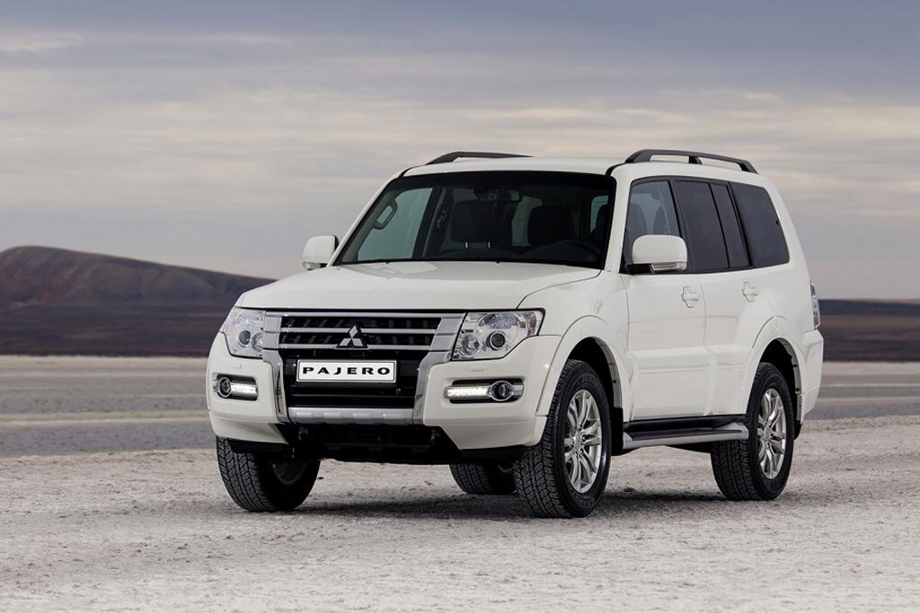 Mitsubishi Pajero 4 поколение.  Источник фото: Allcars.ru