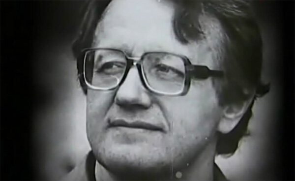 Алесь Адамович. Фото belarusianheroes.com