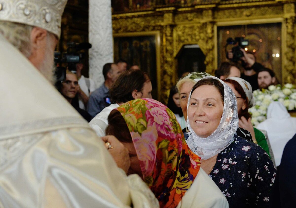 Когда молитва дает и надежду, и счастье... Из архива сайта патриарха Московского и Всея Руси. https://foto.patriarchia.ru/news/patriarshiy-vizit-v-velikoustyuzhskuyu-eparkhiyu-vsenoshchnoe-bdenie-v-sobore-pravednogo-prokopiya-ustyuzhskogo-v-velikom-ustyuge/