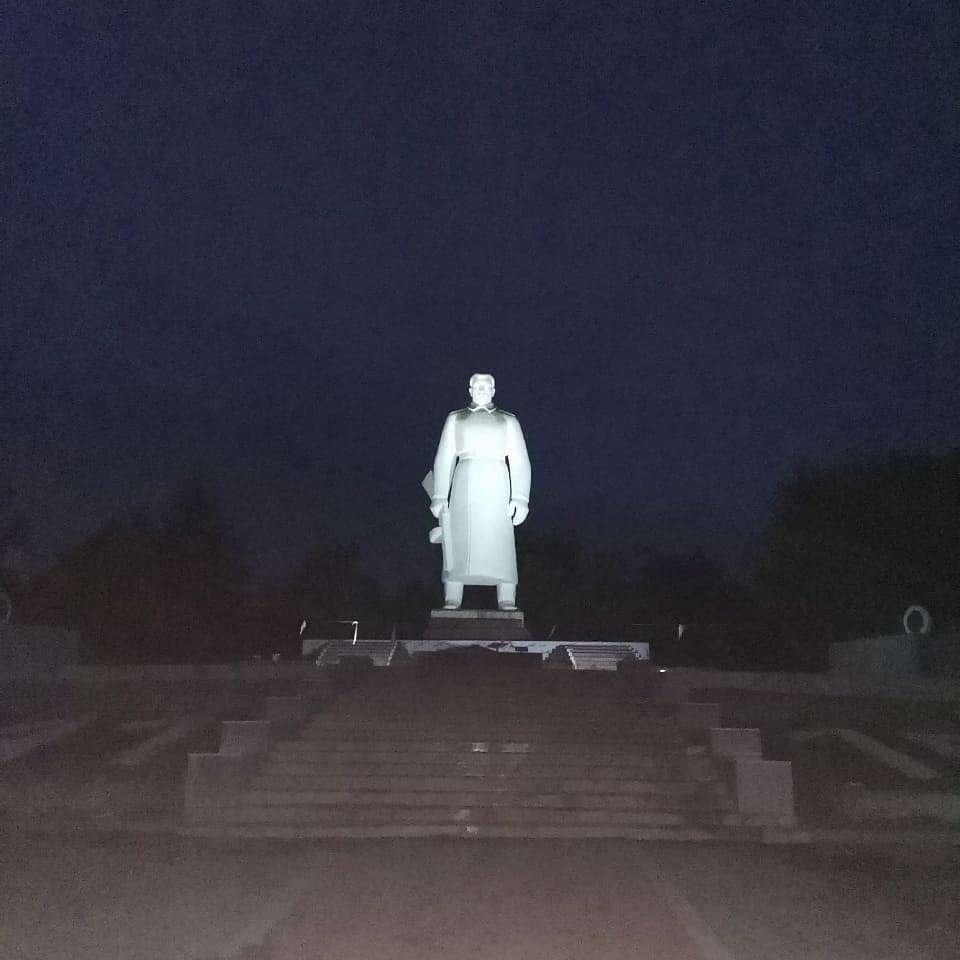 Крымск ночью. Сопка героев Крымск. Сопка героев Крымский район. Сопка героев Крымский район история. Сопка героев Крымск беседки.