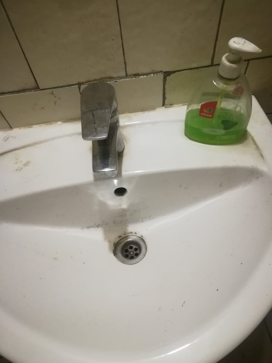 Вот такие сейчас отдельные санузлы в Отелях у дороги.