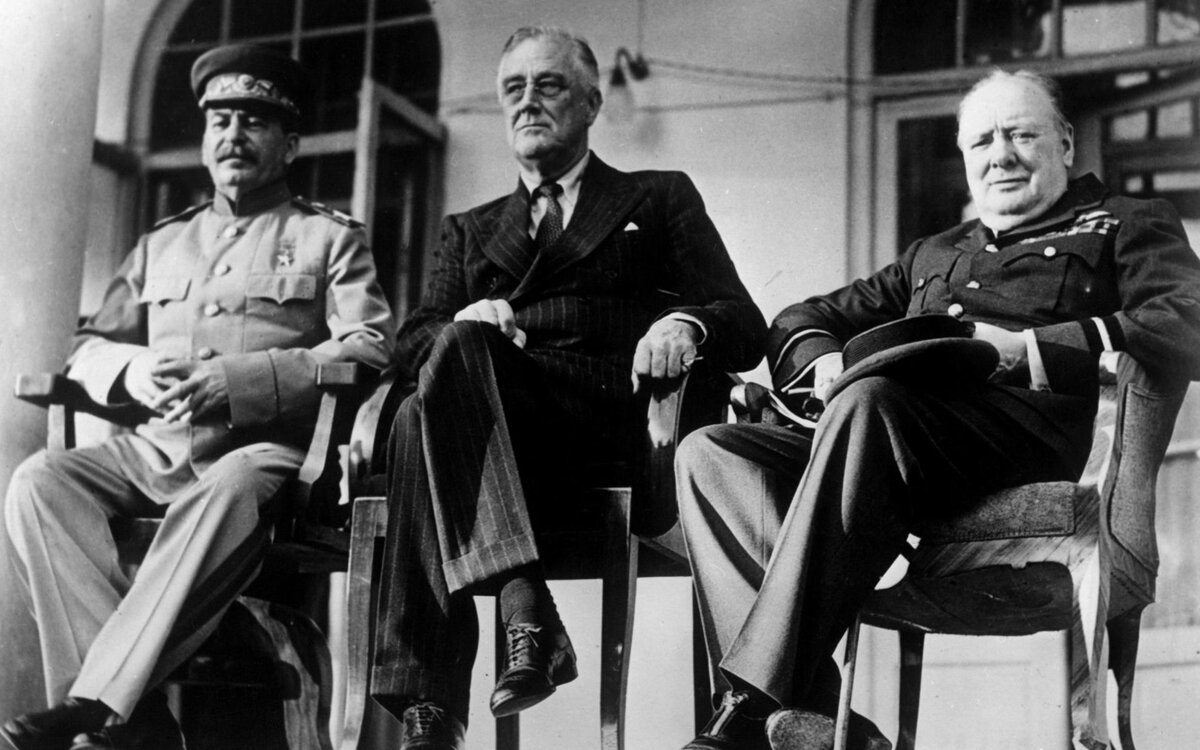 Сталин Рузвельт и Черчилль на Тегеранской конференции
