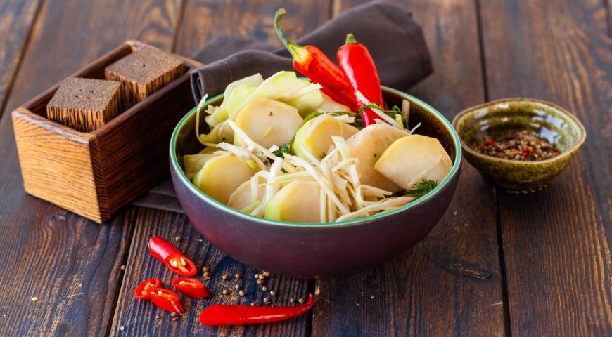 Соленые овощи по-гагрски, больше рецептов на www.gastronom.ru