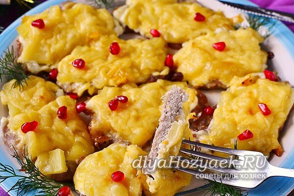 Мясо с ананасом и сыром в духовке рецепт с фото пошагово