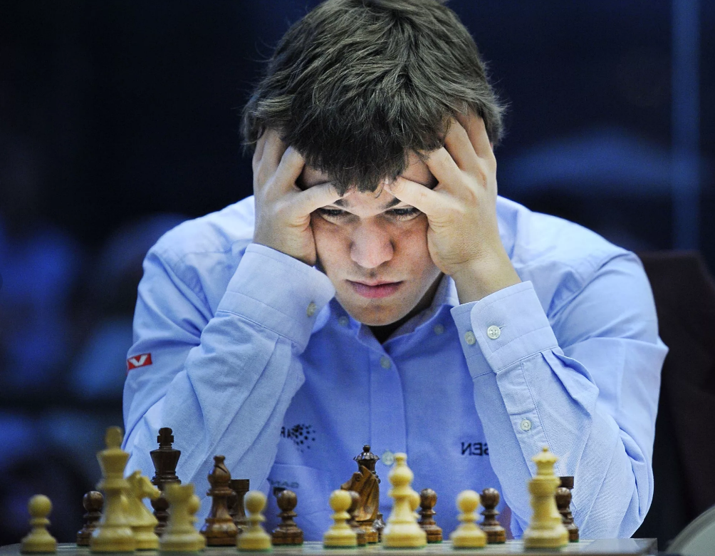 Шипов шахматы сегодня. Магнус Карлсен шахматы. Самый слабый шахматист в мире рейтинг 196.