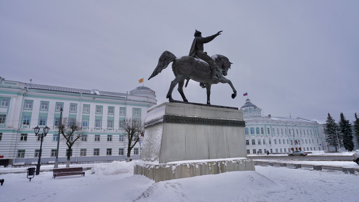 Памятник тверскому князю Михаилу