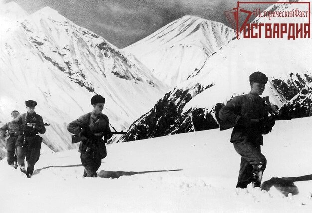 Подъем по перевалу Главного Кавказского хребта