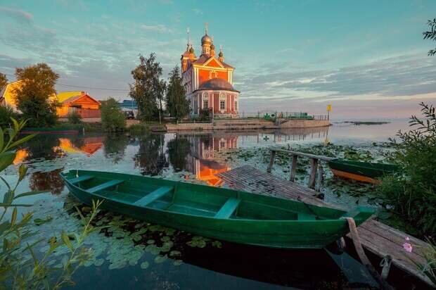 Рыбаки и храм. Фото из открытого источника.