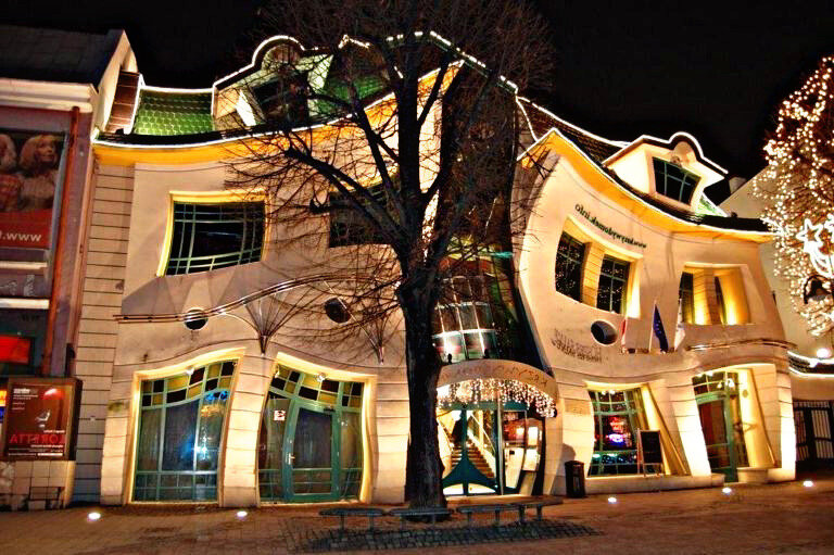 Танцующий дом. Сопот, Польша