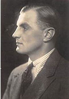 Десмонд Робертс, исполняющий роль Сент-Джона в 1934г. (Фото актера, так как кадр из фильма по причине плохого качества сделать невозможно), Источник: imdb.com