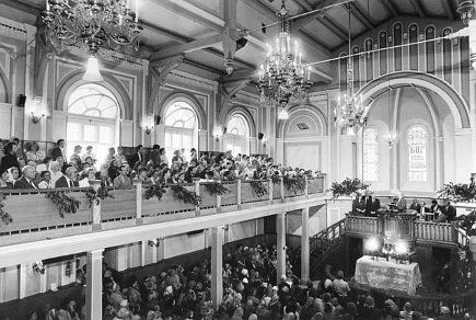 Праздничное богослужение 1960-70-хгодов. Источник: официальный сайт церкви