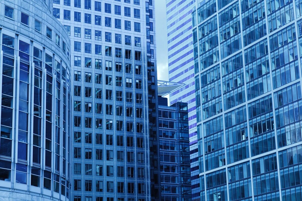 Картинки с https://pixabay.com/photos/architecture-buildings-city-22039/