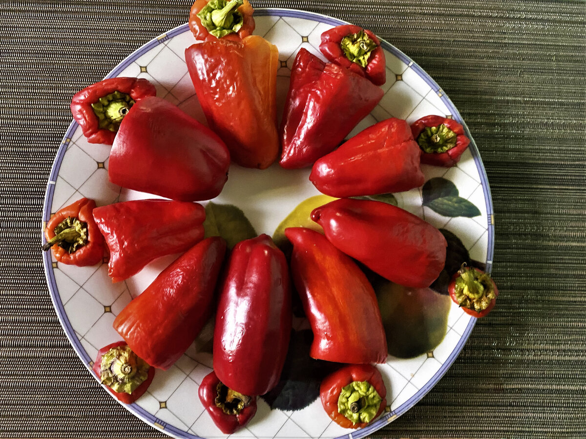 Любимые домашние полуфабрикаты - фаршированные перцы