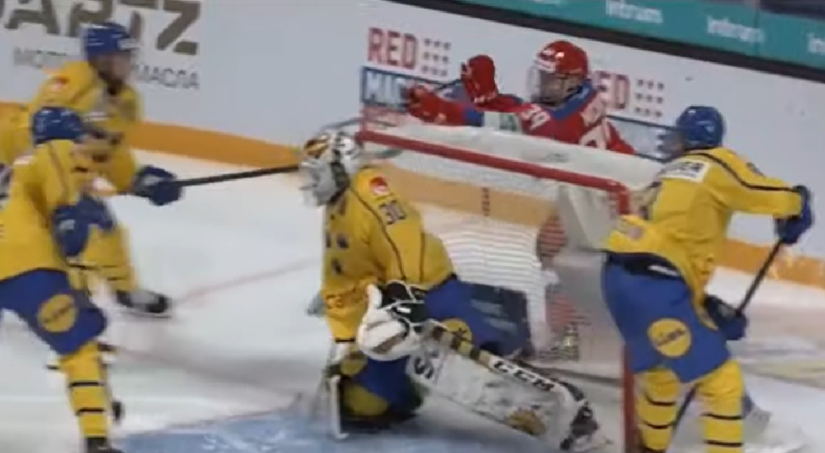 Забить первый гол за сборную лакроссом - это надо уметь!