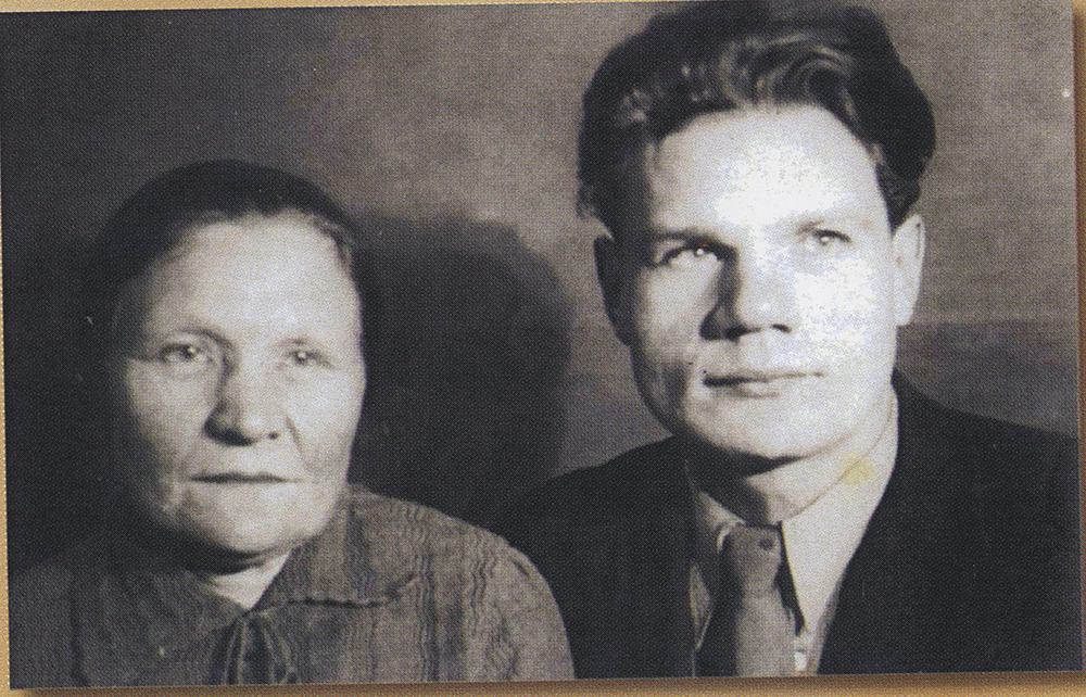 Михаил Пуговкин с мамой
