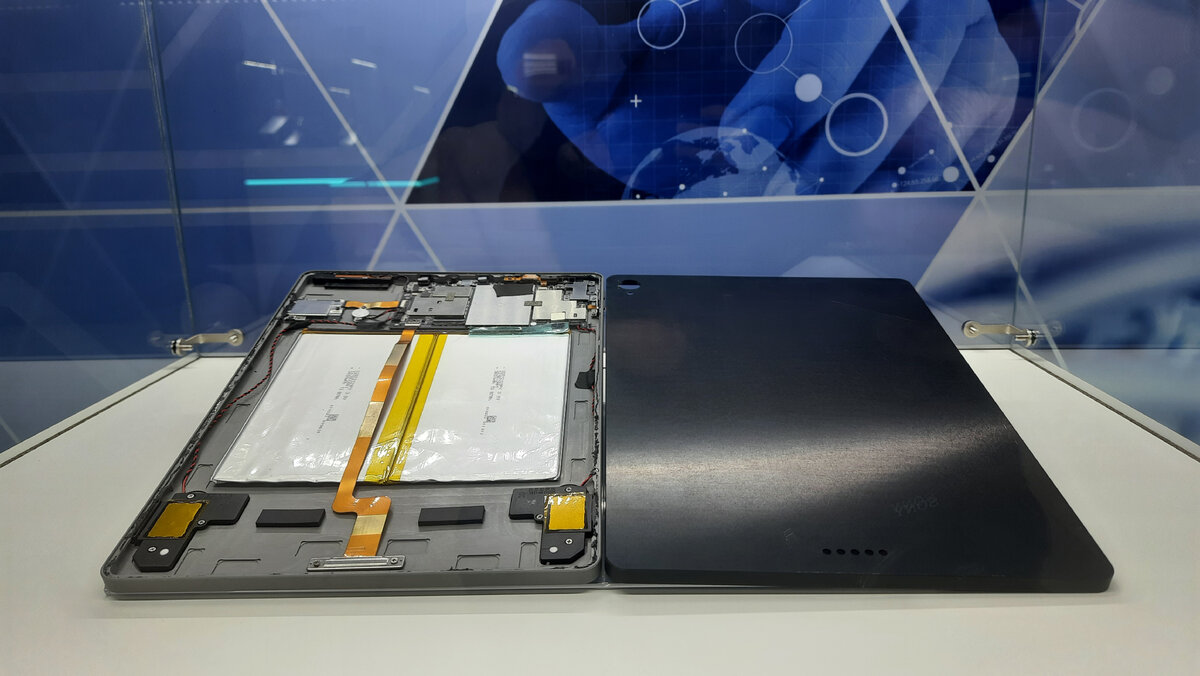 Планшет 11" Media