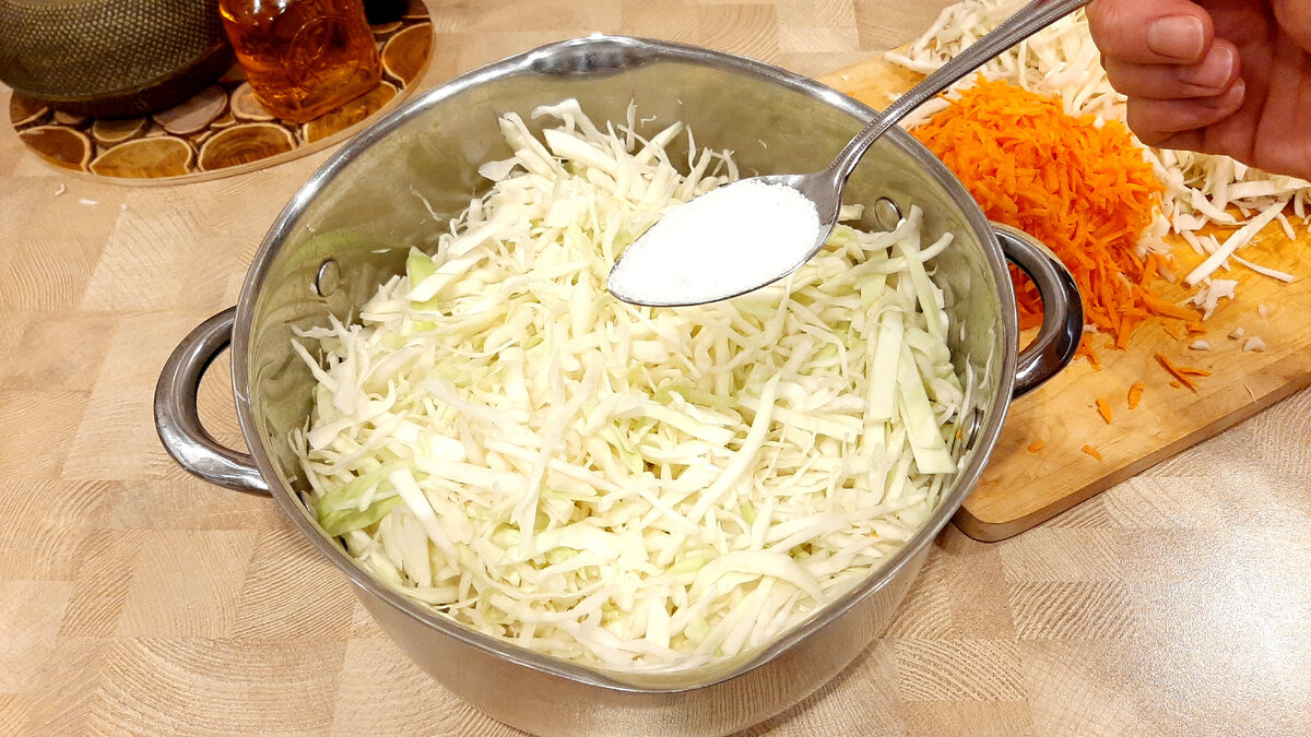 Простой рецепт приготовления хрустящей квашеной капусты в домашних условиях